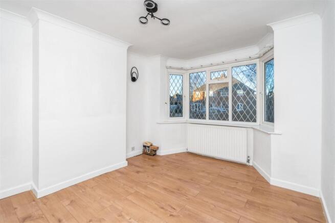 10 Ufton Close-1_lo.jpg