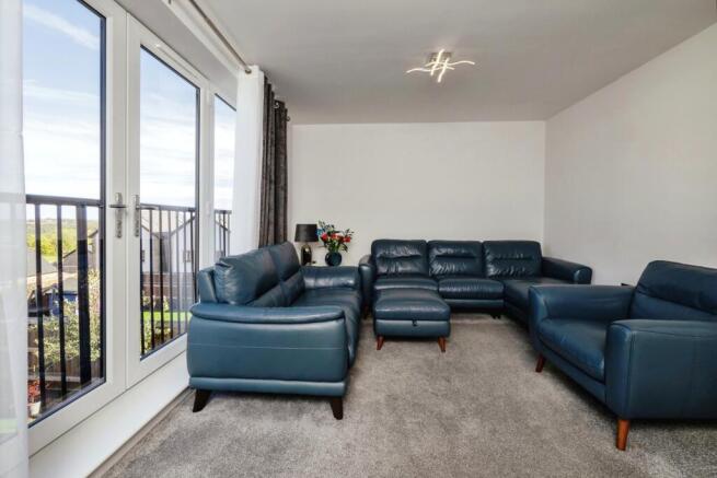 4 bed Detached for sale Image 8
