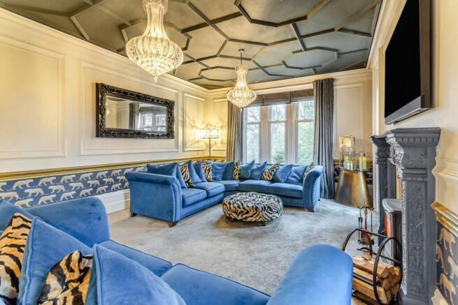 5 bed Detached for sale Image 5