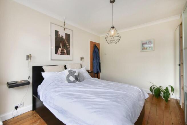 4 bed Semi-Detached for sale Image 12