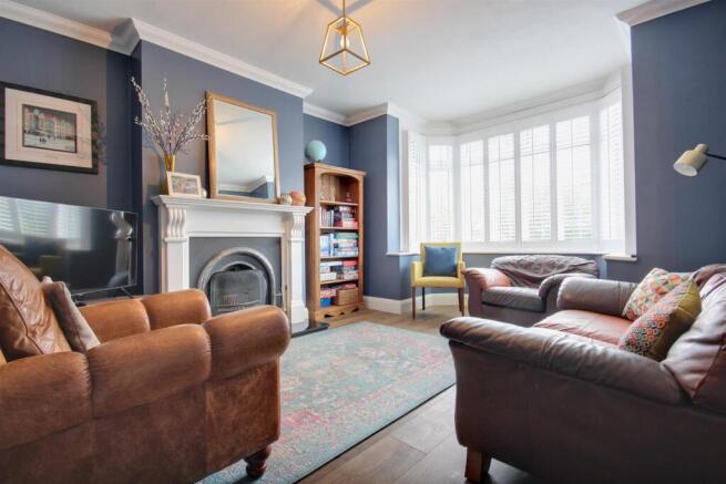 Longcroft Park (7).jpg