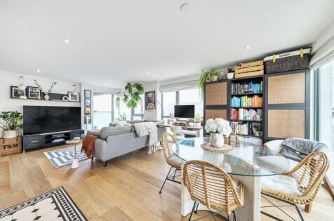 Kingsway, Hove, BN3