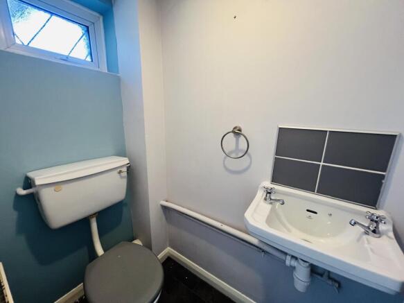 Cloakroom/wc