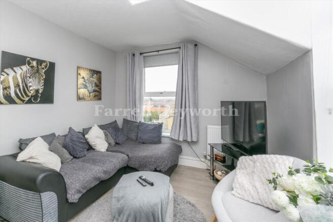 Top floor flat recep