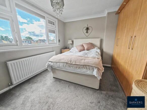 4 bed Semi-Detached for sale Image 11