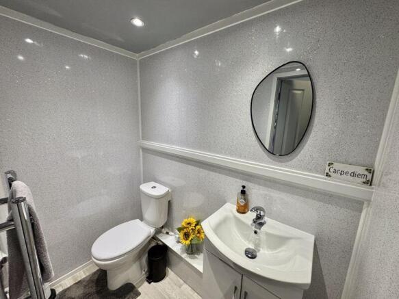 Cloakroom / WC