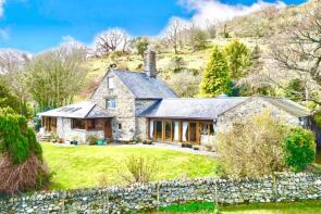 Cerrig Y Dinas, Old Church Road, Henryd, Conwy LL32 8BX