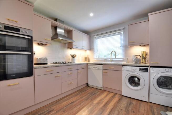 4 bed Link Detached House for sale Image 5