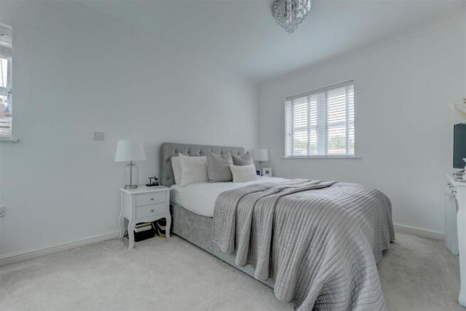 6 Bedroom 1.jpg