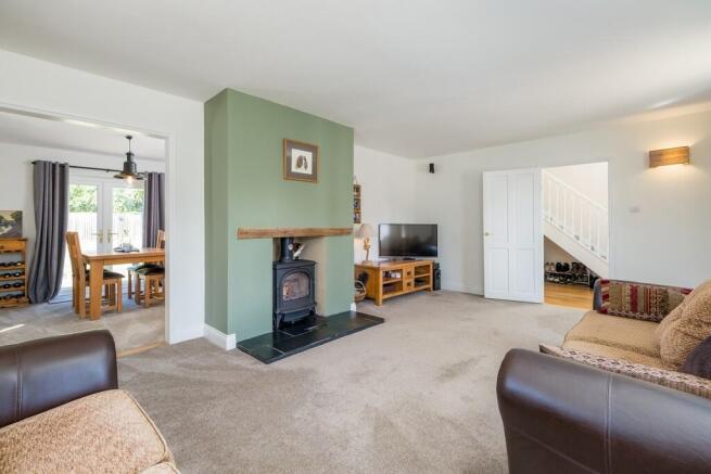 1440px-Brambles-1...