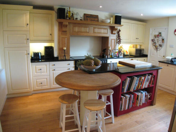 kitchen/breakfast