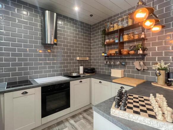 2 bed Terraced for sale Image 9