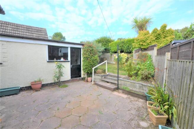 Detached Garage.