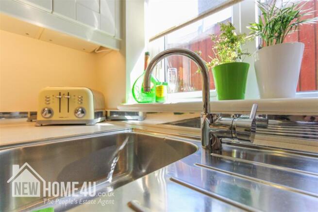 KITCHEN / DINING ROOM