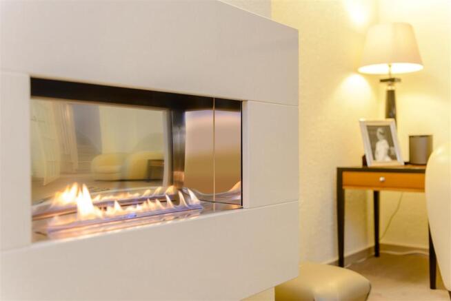 8374493-interior08.jpg