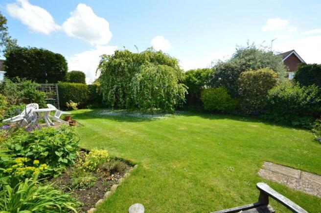 3  GREEN  FARM  END,  KINETON  (REAR GARDEN) (2).j