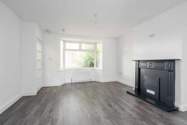 12 Westhay Road_7.jpg