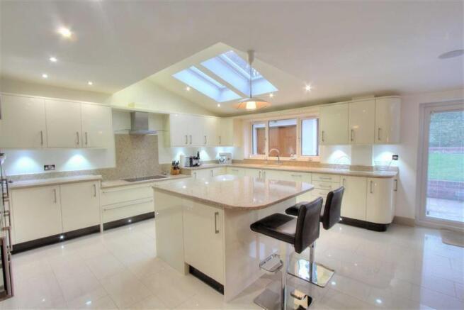 Kitchen/Dining/Family Room: