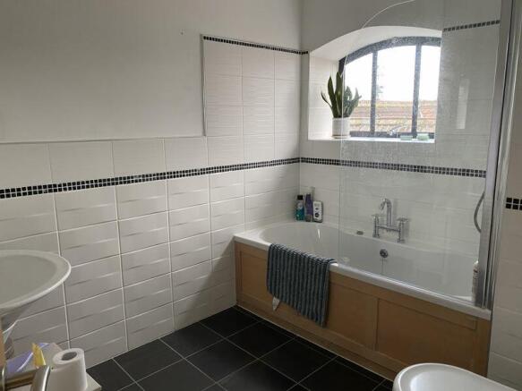 Photo 10
