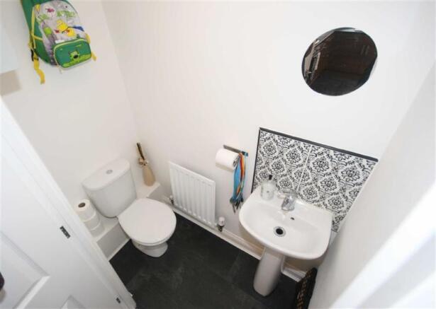 CLOAKROOM / WC