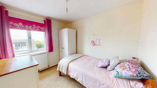 4 bed Semi-Detached for sale Image 11