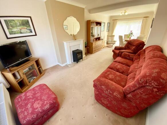 Lounge/Dining Room