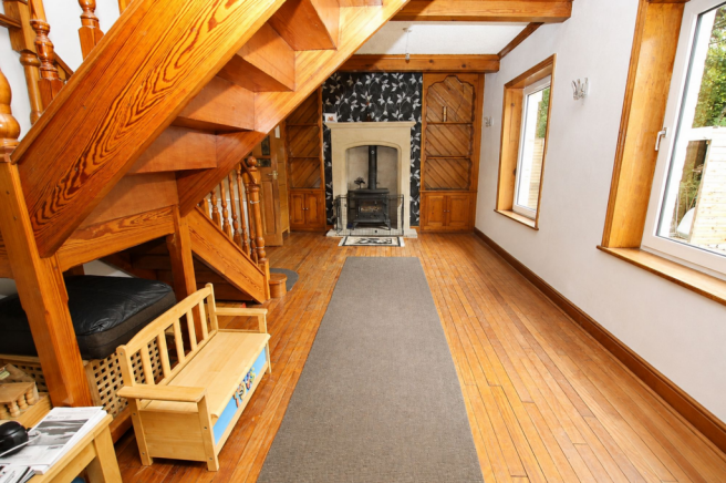 4 bed Detached for sale Image 8