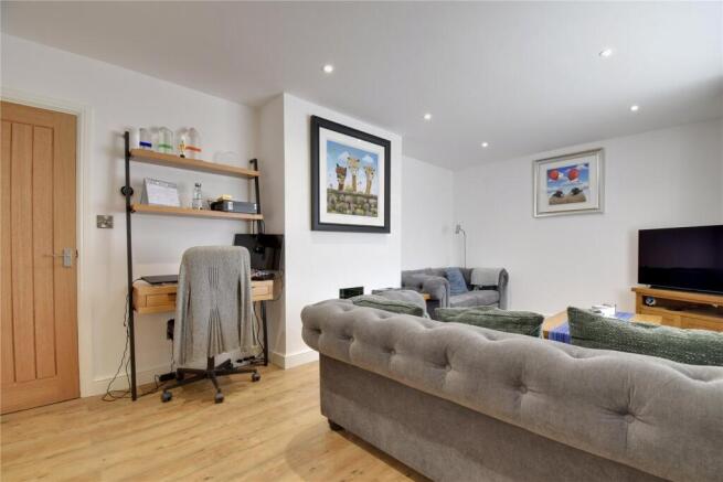 3 bed Semi-Detached for sale Image 4