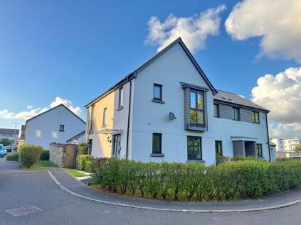 Rock Gardens, Saltram Meadows, Plymouth. Stylish 3-bed family home with woodland outlook, garage and no onward chain.
