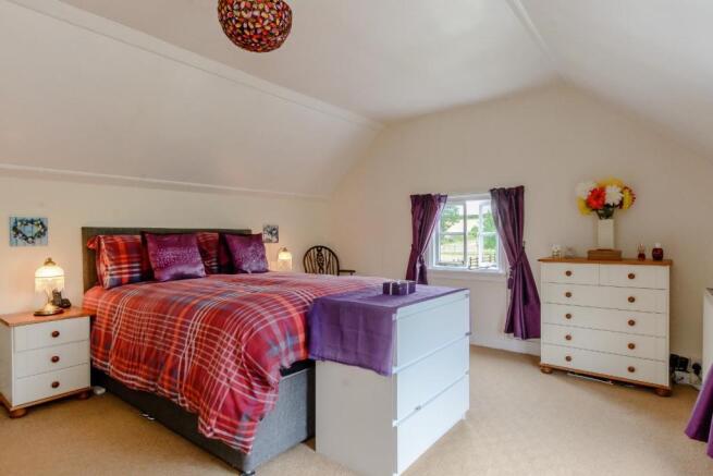 8391153-interior14.jpg