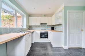 27, Manor Gardens, Emsworth PO10 8PA
