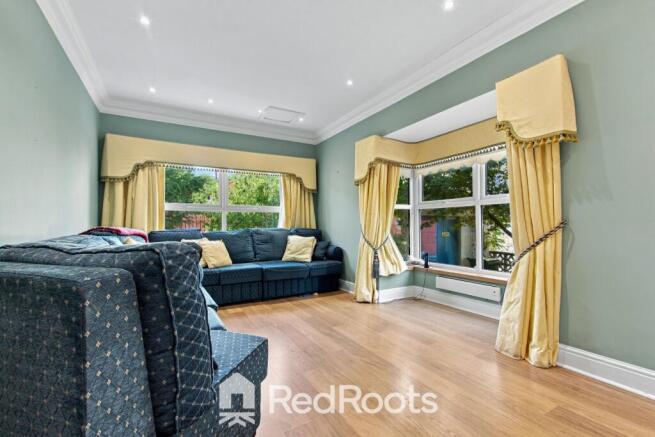 6 bed Semi-Detached for sale Image 6