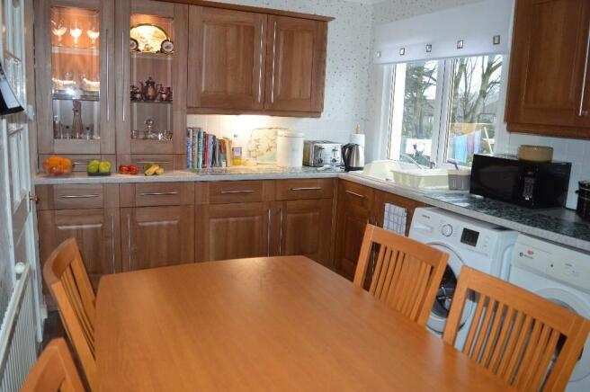 Dining/kitchen
