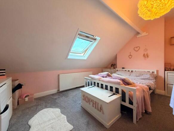 4 bed Terraced for sale Image 9