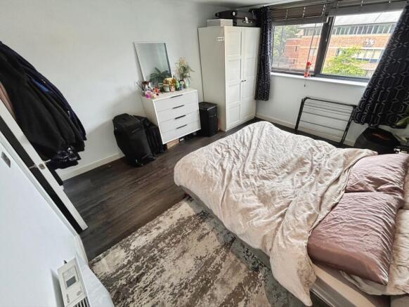 1 bed Apartment to rent Image 10