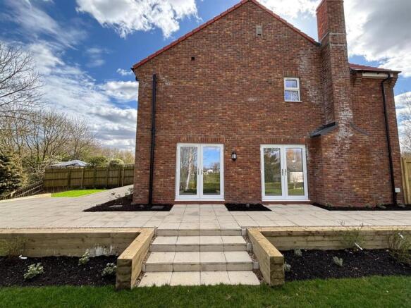 4 bed House for sale Image 7