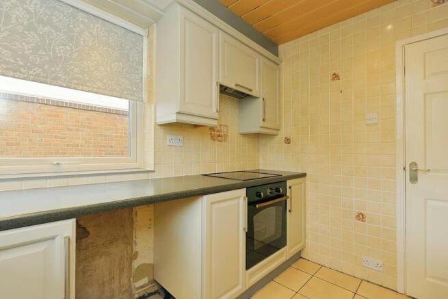 3 bed Semi-Detached Bungalow for sale Image 8