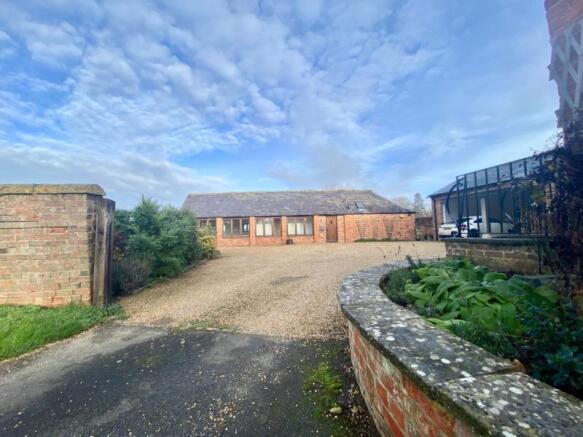 2 bed barn conversion to let shipston on stour