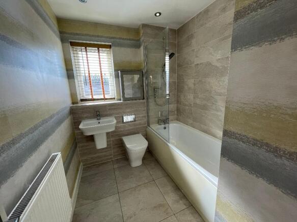 4 bed Detached to rent Image 12