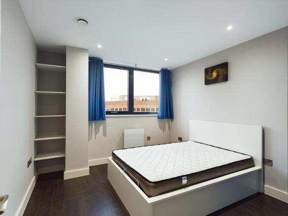 1 bed Apartment to rent Image 6