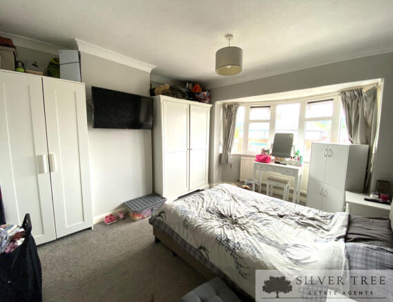 3 bed Semi-Detached for sale Image 6