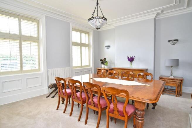 6 bed Detached for sale Image 8