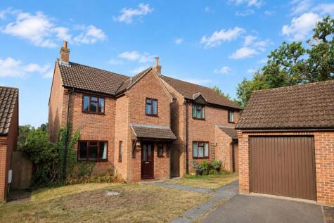 Farmhouse Drive, Chippenham