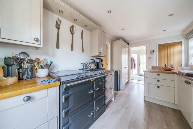 kitchen2.jpg