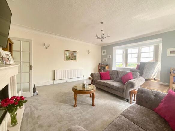 3 bed Flat for sale Image 6