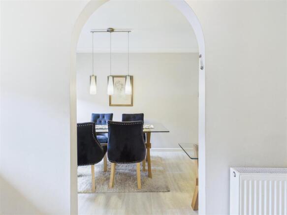 2 bed Flat for sale Image 7
