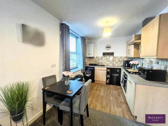 2 bed Apartment for sale Image 12