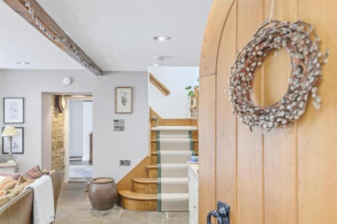 4 bed Detached for sale Image 9