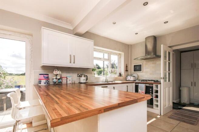 17 Kitchen