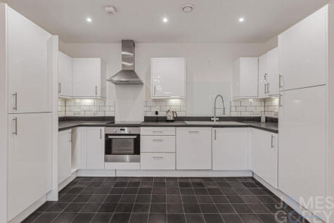 Callender Road, Erith, DA8 3EY